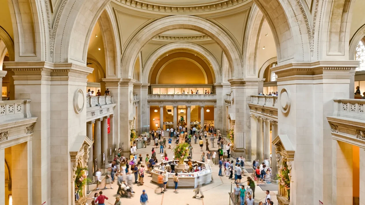 These Are the 10 Biggest Museums in the World
